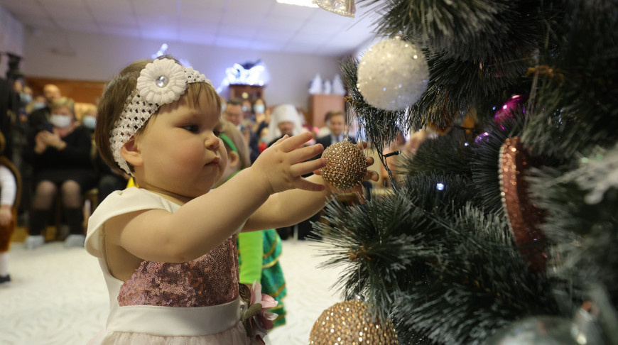 Neujahrsvorstellung für Kinder des Kinderheims Nr.1 in Minsk