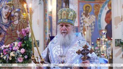 Orthodoxe Christen feiern Verkündigung Mariä 