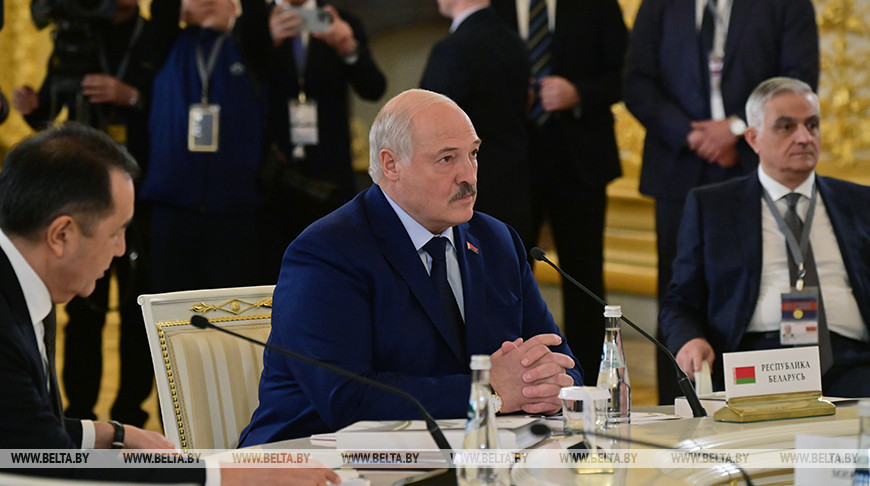 Alexander Lukaschenko nimmt am EAWU-Gipfel in Moskau teil