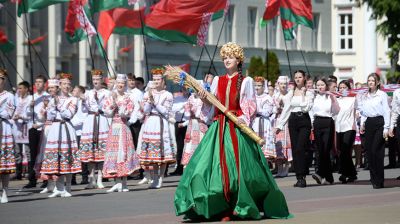 Belarussische Staatssymbole in Brest geehrt