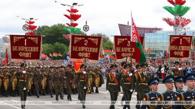 Militärparade fand am Tag der Unabhängigkeit in Minsk statt 