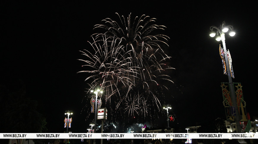 Feuerwerk krönt den Tag der Unabhängigkeit 