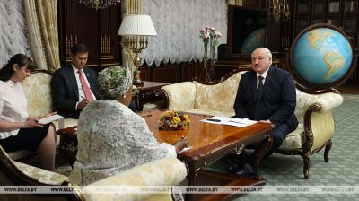 Lukaschenko trifft First Lady von Nigeria  