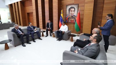 Premier Golowtschenko und Präsident Nicolás Maduro treffen sich in Caracas 