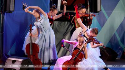  Konzert „Aus Jekaterinburg mit Liebe“ am Minsker Rathaus