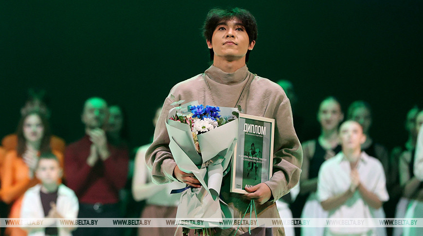 Gewinner des Grand Prix des Choreografie-Wettbewerbs IFMC Yu Jiajun 