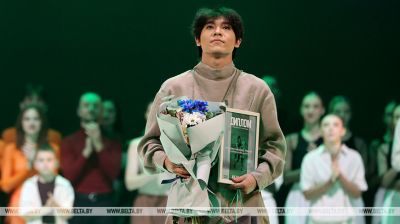 Gewinner des Grand Prix des Choreografie-Wettbewerbs IFMC Yu Jiajun 