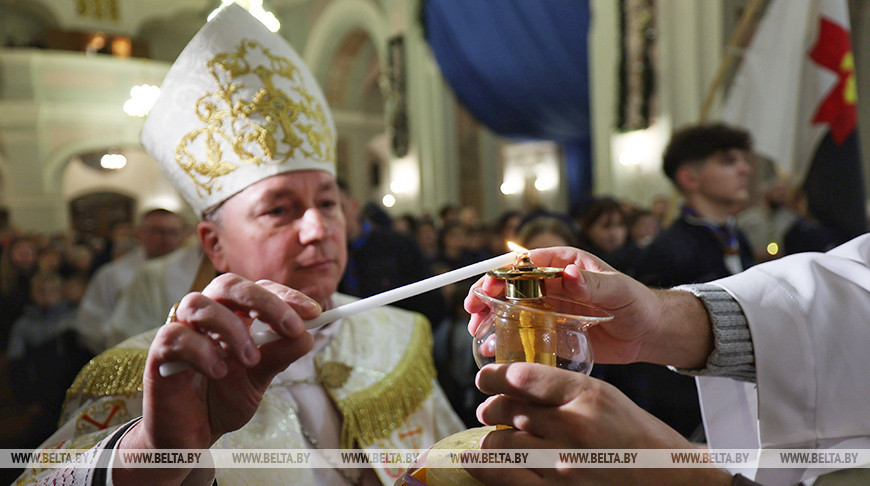 Das Friedenslicht aus Bethlehem kommt in die Maria-Kathedrale, Minsk