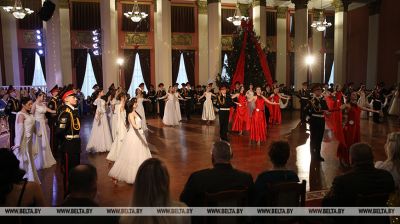 Weihnachtsball an der Suworow-Militärschule in Minsk  