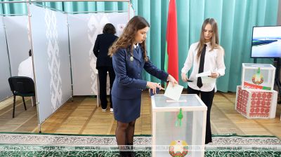 Wahllokale für die Präsidentschaftswahl in Belarus sind geöffnet 