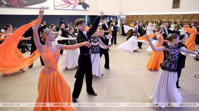 Offiziersball im Dramatheater Brest  