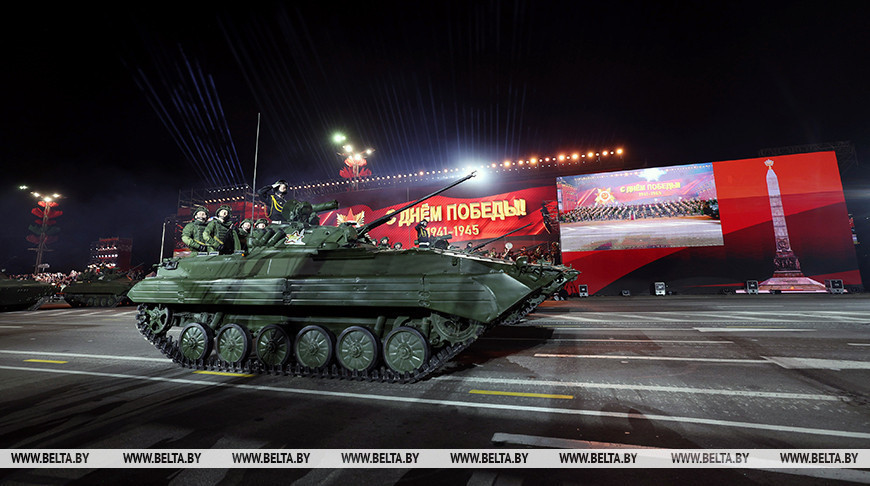 Generalprobe der Militärparade zum 80. Jahrestag des Sieges an der Stele „Minsk - Heldenstadt“