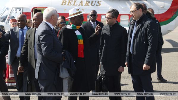 Präsident von Simbabwe Emmerson Mnangagwa ist zu Arbeitsbesuch in Belarus