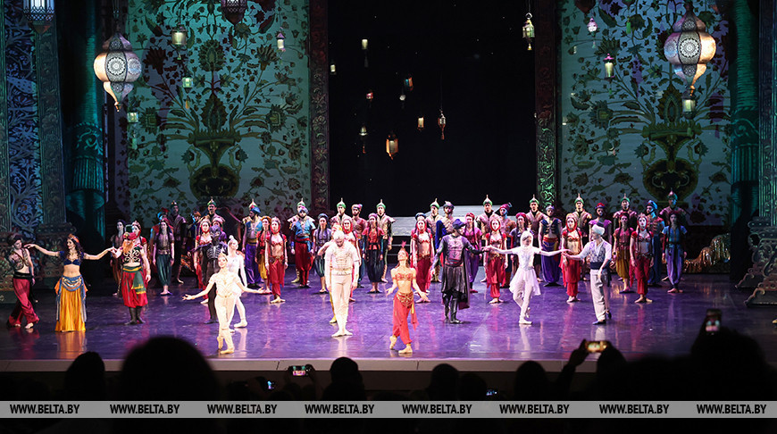 Die Aufführung „Tausendundeine Nacht“ des Mariinski-Theaters aus St. Petersburg im Bolschoi-Theater in Minsk