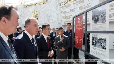 Chinesische Fotoausstellung zum 80. Jahrestag des Sieges in Minsk