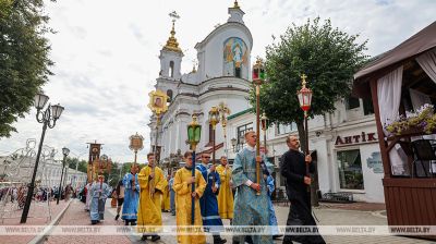 Orthodoxe Christen feiern Mariä Himmelfahrt