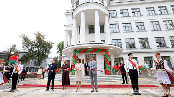 Eine der ältesten Schulen in Minsk nach der Rekonstruktion eröffnet 