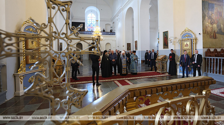 Lukaschenko besucht das Kloster in Schirowitschi  