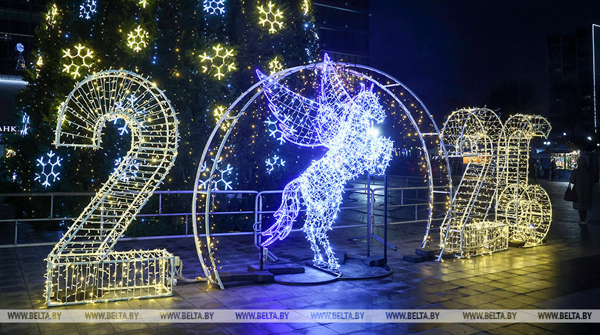 Die festliche Atmosphäre herrscht in den Straßen der belarussischen Städte