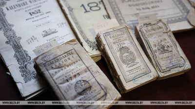 Sammlung alter Kalender im Grodnoer Museum
