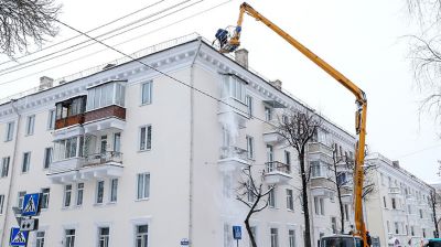 Reinigung von Dächern von Schnee und Eiszapfen 