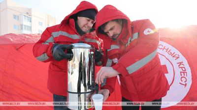 Mobile Wärmestube des Roten Kreuzes in Witebsk 