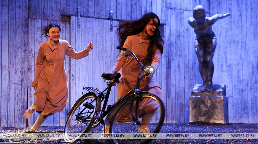 Theaterstück „Elsas Land“ am Belarussischen Jugendtheater