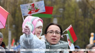 Belarussen feiern den Tag der Arbeit 