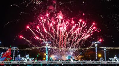  Feuerwerk zum Siegestag  