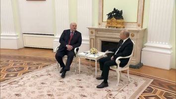 Lukaschenko und Putin im Kreml: &quot;Mit diesem Dokument sind Friedensgespräche möglich&quot; 