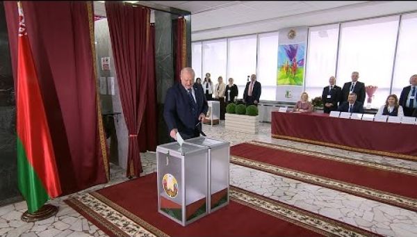 Alexander Lukaschenko nimmt an den Parlaments- und Kommunalwahlen teil