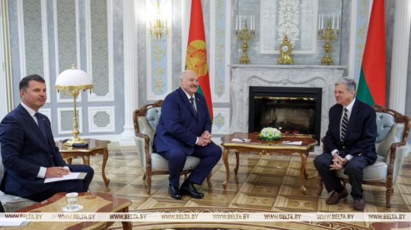 Lukaschenko und US-Sondergesandter Coale setzen Verhandlungen am Samstag fort