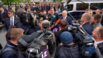 Lukaschenko teilt seine Eindrücke von der Siegesparade in Moskau mit: Sogar sehr gut