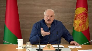 Lukaschenko beim Besuch des Bergbau- und Aufbereitungskombinats Ljuban
