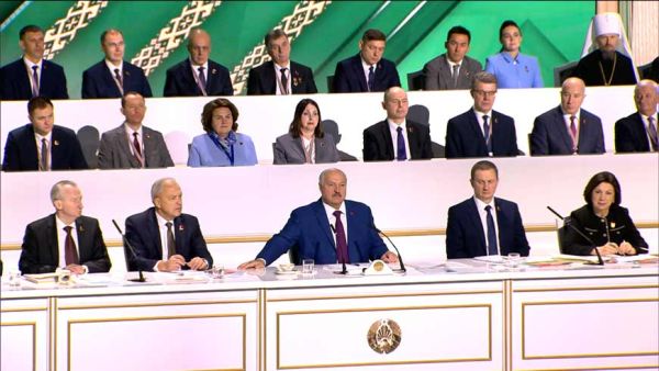 Lukaschenko: Im Fünfjahresplan wird der Schwerpunkt auf der Entwicklung der Kreise von Belarus liegen