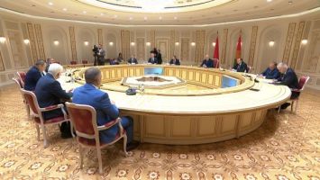 "Gemeinsam vorankommen“: Lukaschenko nennt Aussichten für Zusammenarbeit mit Gebiet Leningrad 