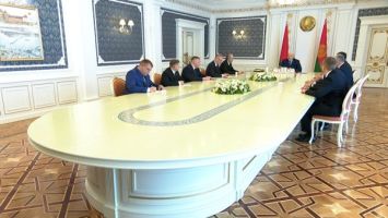 Bürgeranliegen, Ernte und Wahlen. Lukaschenko instruiert regionale Behördenleiter 