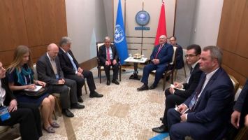 Am Rande des SOZ-Gipfels: Lukaschenko trifft sich mit UN-Generalsekretär Guterres 