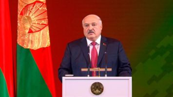 Lukaschenko: Ich würde die Ukrainer bitten, keinen Unfug zu treiben und nicht mit dem Feuer zu spielen