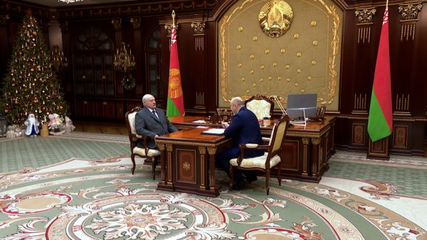 Lukaschenko bewertet Entwicklung der Zusammenarbeit mit Russland zum Jahresende 2025 positiv