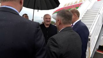 Alexander Lukaschenko reist zu Arbeitsbesuch nach Irkutsk, Russland