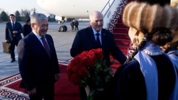 Lukaschenko ist in Bischkek zur Teilnahme am OVKS-Gipfel eingetroffen