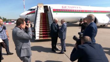 Alexander Lukaschenko trifft zu Arbeitsbesuch in Russland ein 