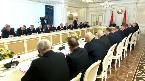 Lukaschenko nennt Initiative „Eins Kreis – ein Projekt“ strategisches Ziel der regionalen Entwicklung