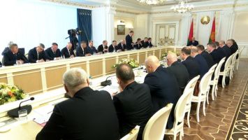 Lukaschenko nennt Initiative „Eins Kreis – ein Projekt“ strategisches Ziel der regionalen Entwicklung