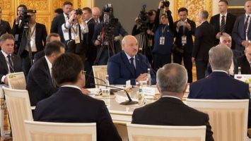 Lukaschenko zum EAWU-Gipfeltreffen eingetroffen