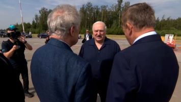 Lukaschenko zu einem Arbeitsbesuch in Russland eingetroffen