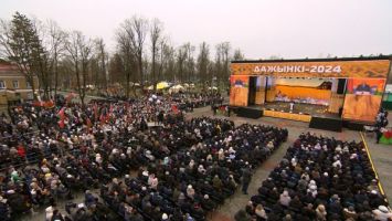 Lukaschenko besucht Erntedankfest &quot;Daschynki&quot; in Klimowitschi