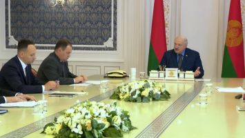Lukaschenko beruft Sitzung zu Problemen im Bankensektor ein  