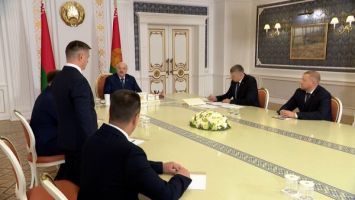 Lukaschenko orientiert Wissenschaftler und Produzenten auf gemeinsame Arbeit